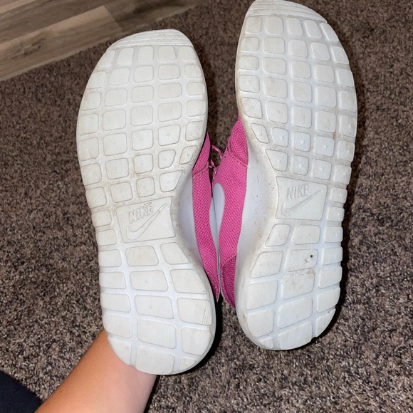 Nike roshe. Size 8 - Picture 4 of 4